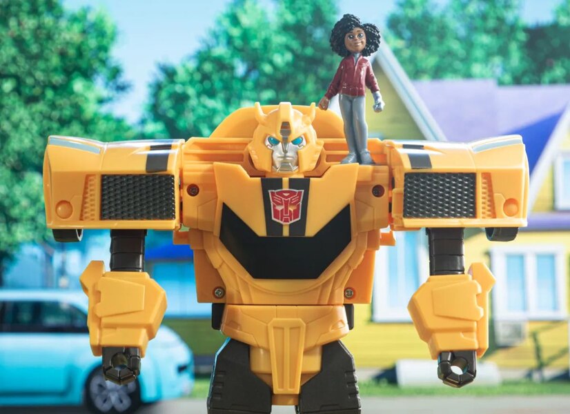 SDCC 2022    Transformers EarthSpark Spin Change Bumblebee Image  (27 of 30)